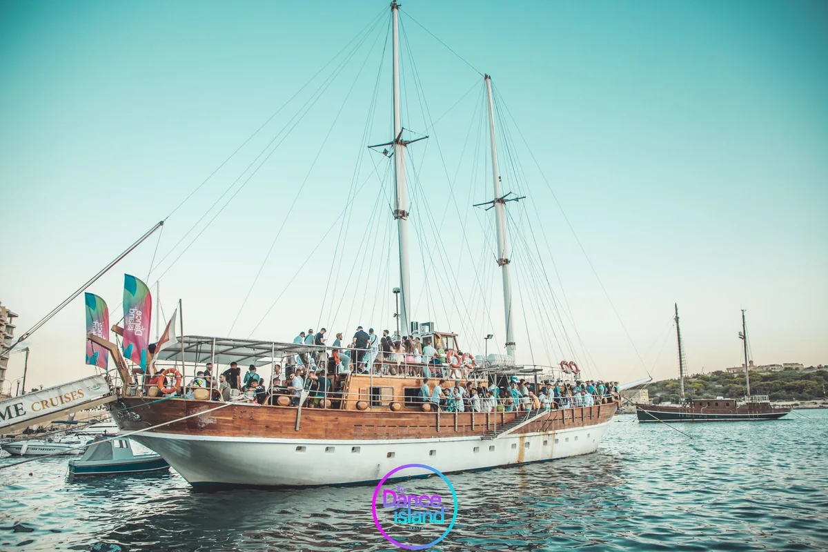 malta-boat-party